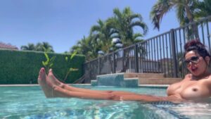 Barbi Gets A Billion Of Naked Billion In The Urine.